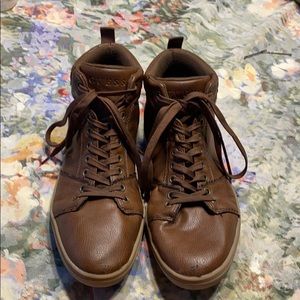 Men’s Guess Tembo style shoe!  Size 11m!